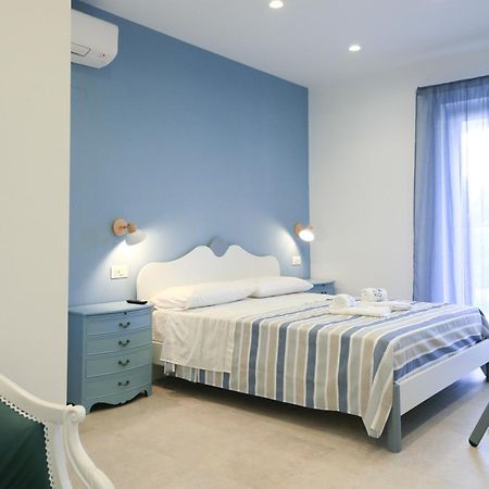 Villa Del Gaudio Rooms & Apartments Кастеламаре ди Стабия Екстериор снимка