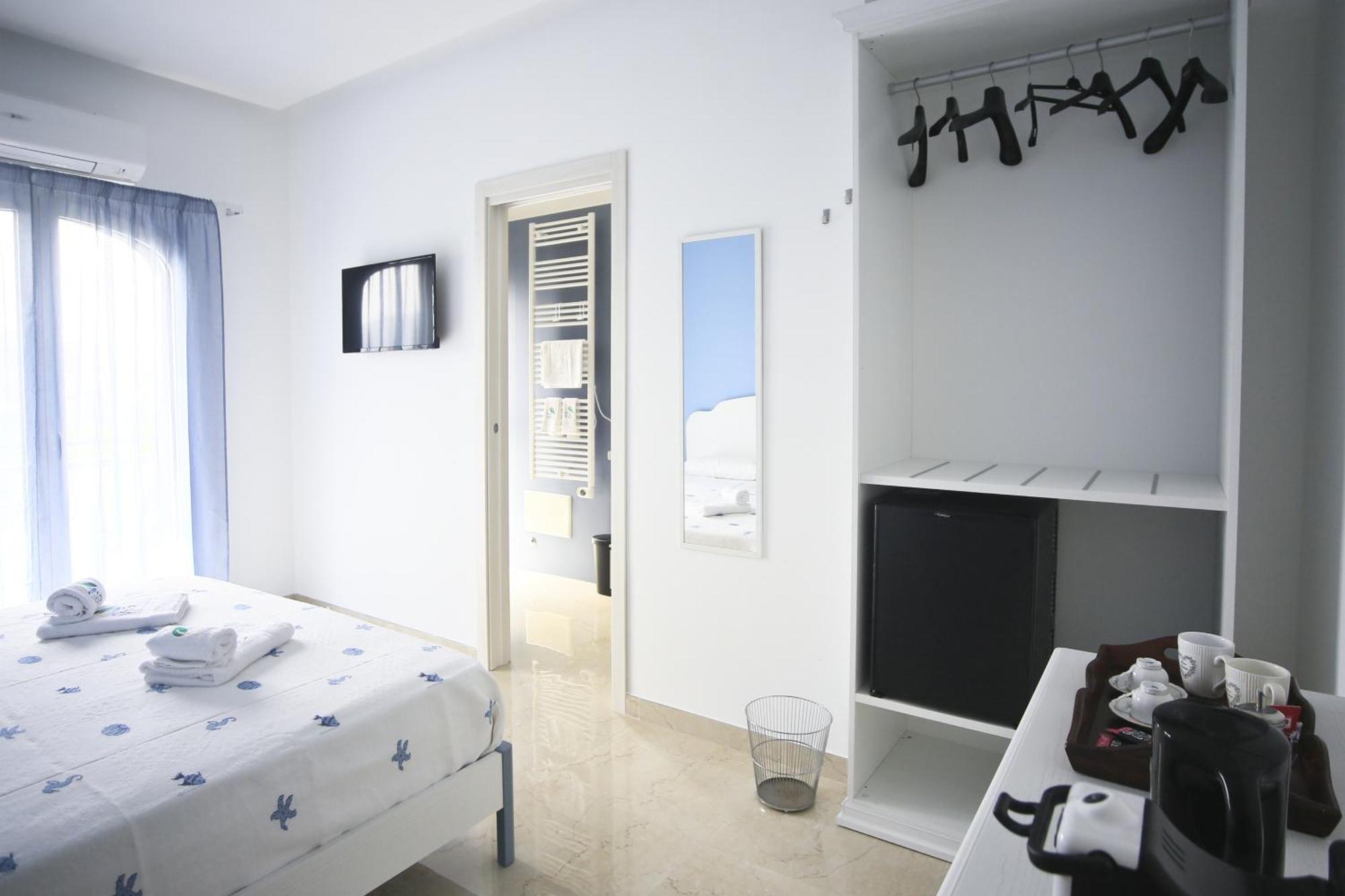 Villa Del Gaudio Rooms & Apartments Кастеламаре ди Стабия Екстериор снимка