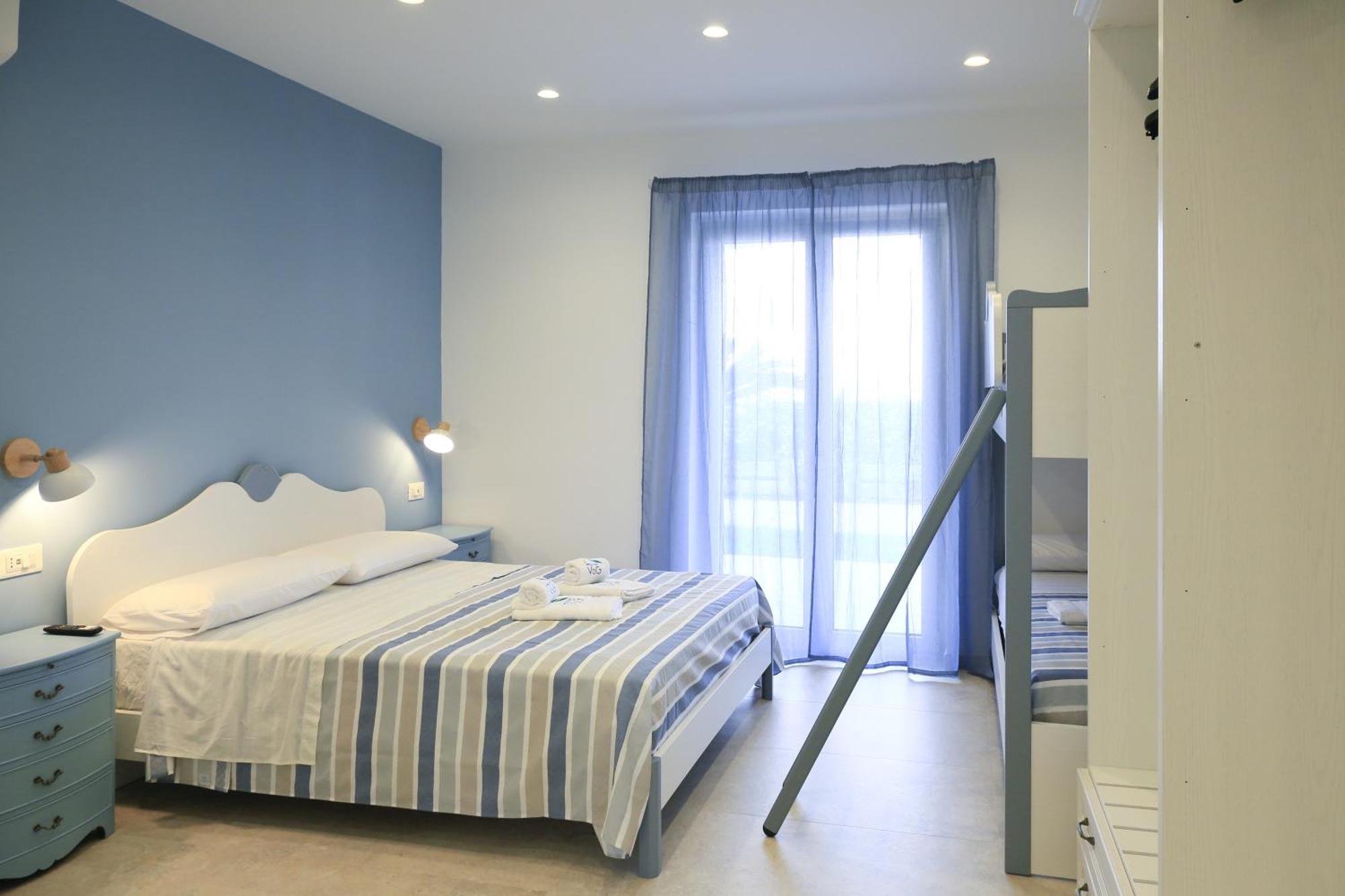 Villa Del Gaudio Rooms & Apartments Кастеламаре ди Стабия Екстериор снимка