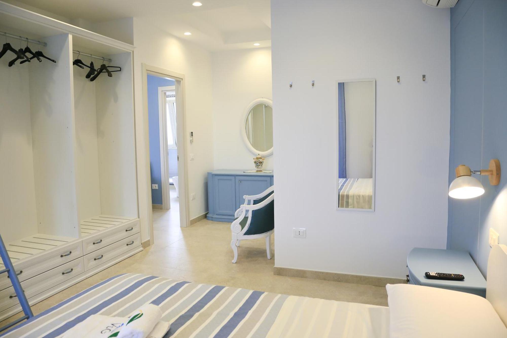 Villa Del Gaudio Rooms & Apartments Кастеламаре ди Стабия Екстериор снимка