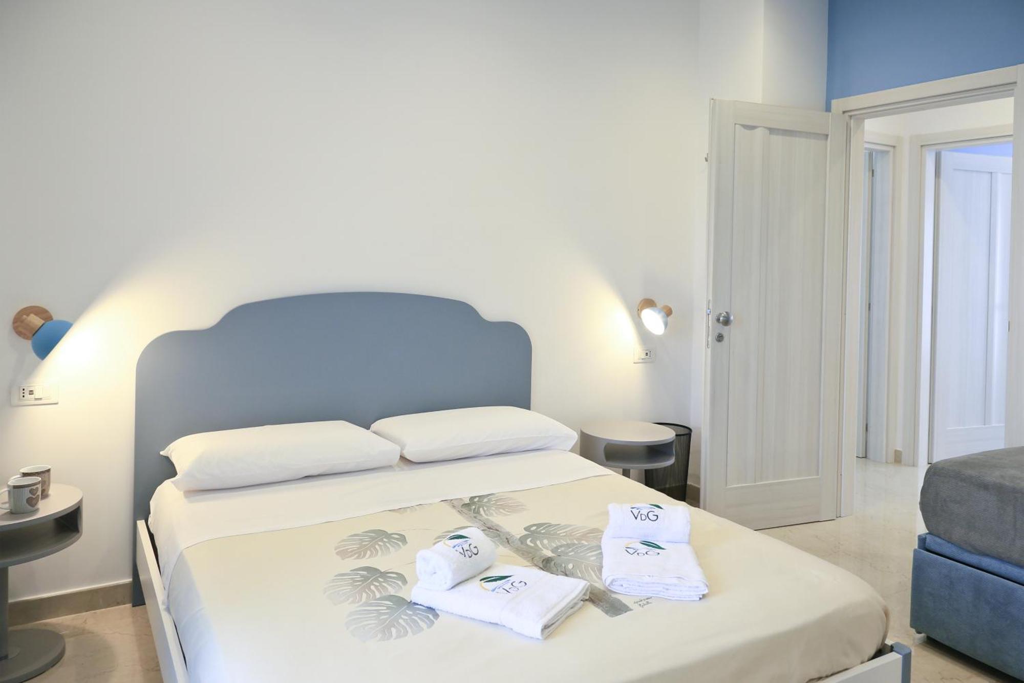 Villa Del Gaudio Rooms & Apartments Кастеламаре ди Стабия Екстериор снимка