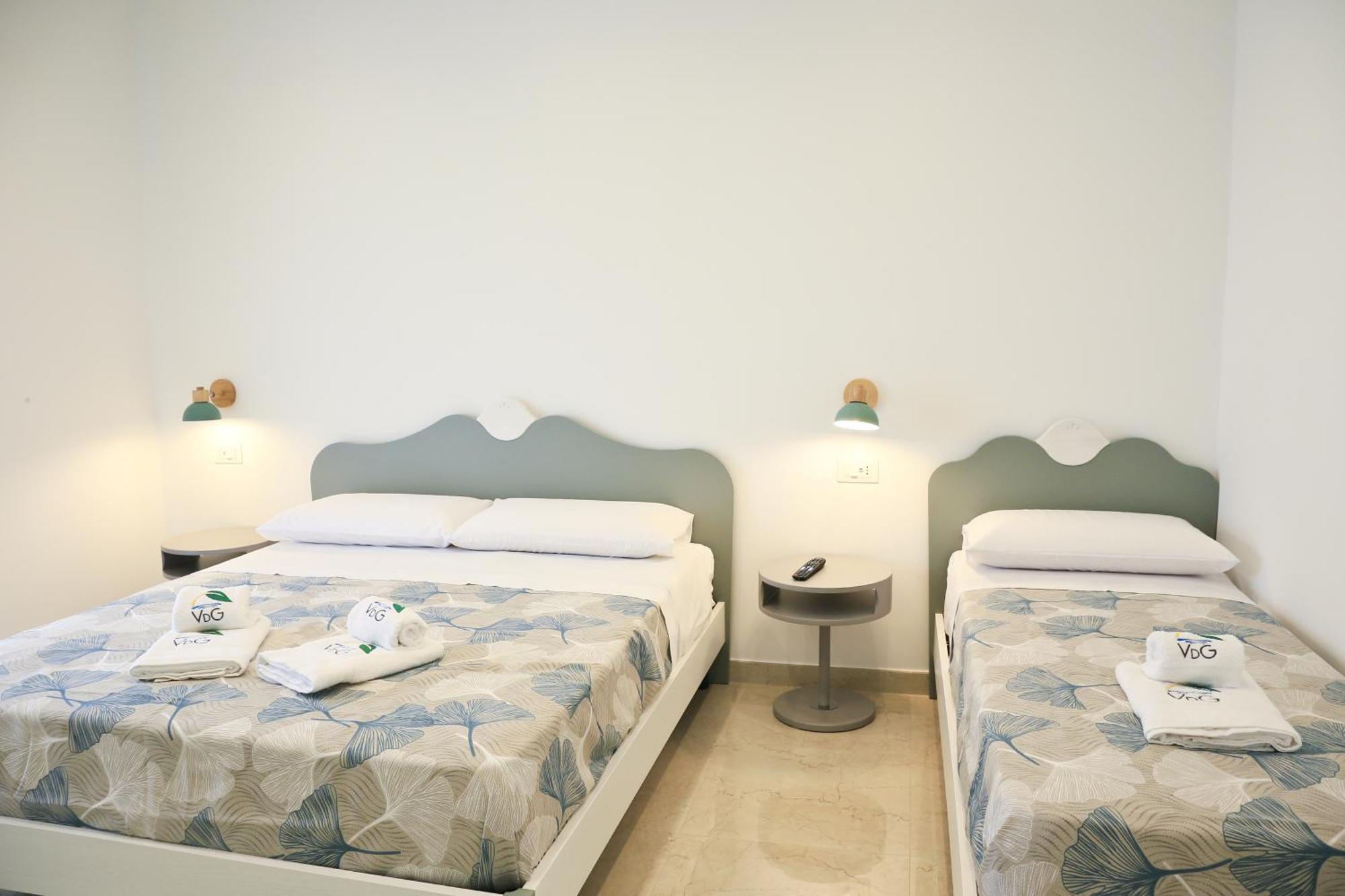 Villa Del Gaudio Rooms & Apartments Кастеламаре ди Стабия Екстериор снимка