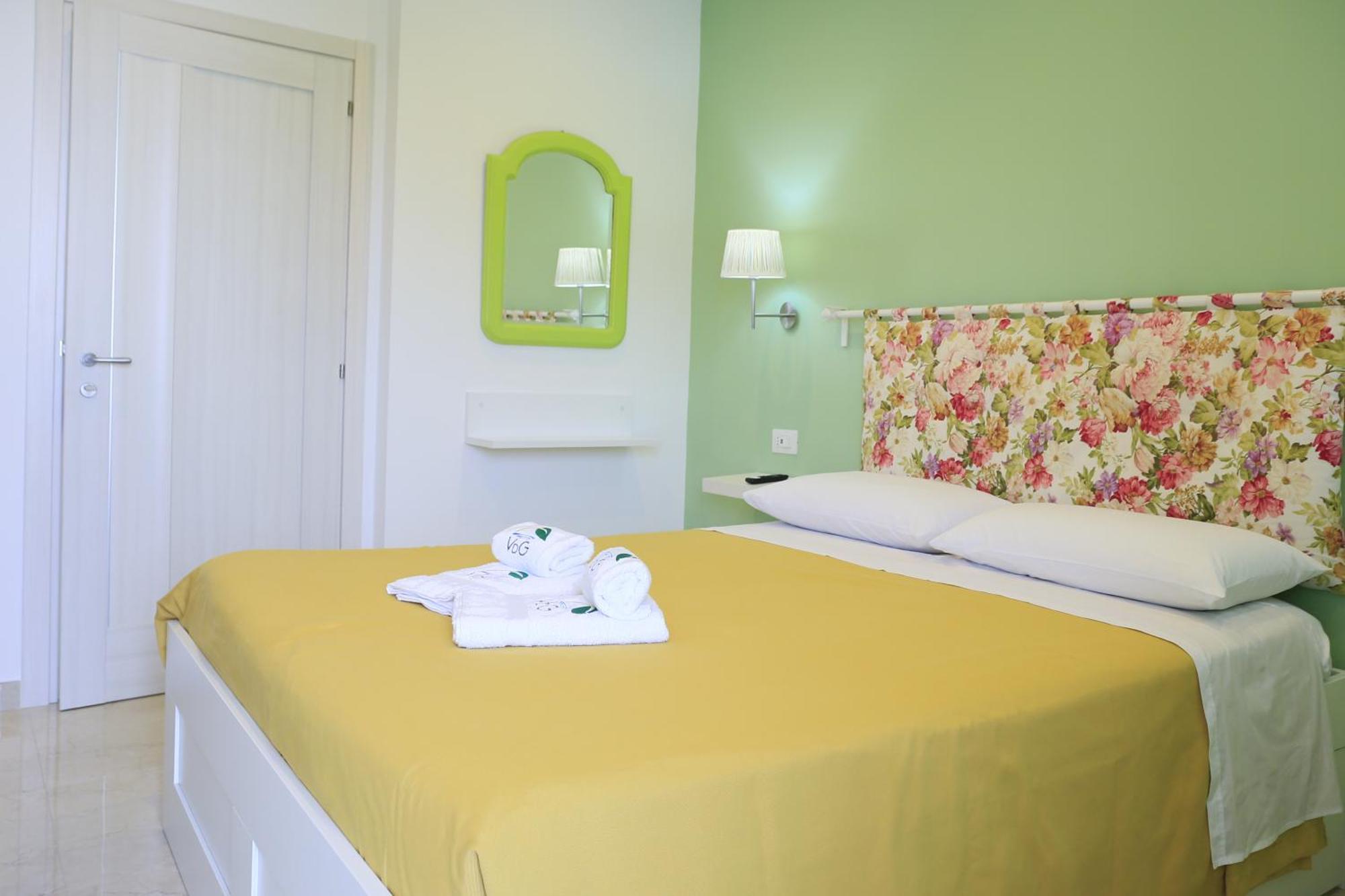 Villa Del Gaudio Rooms & Apartments Кастеламаре ди Стабия Екстериор снимка