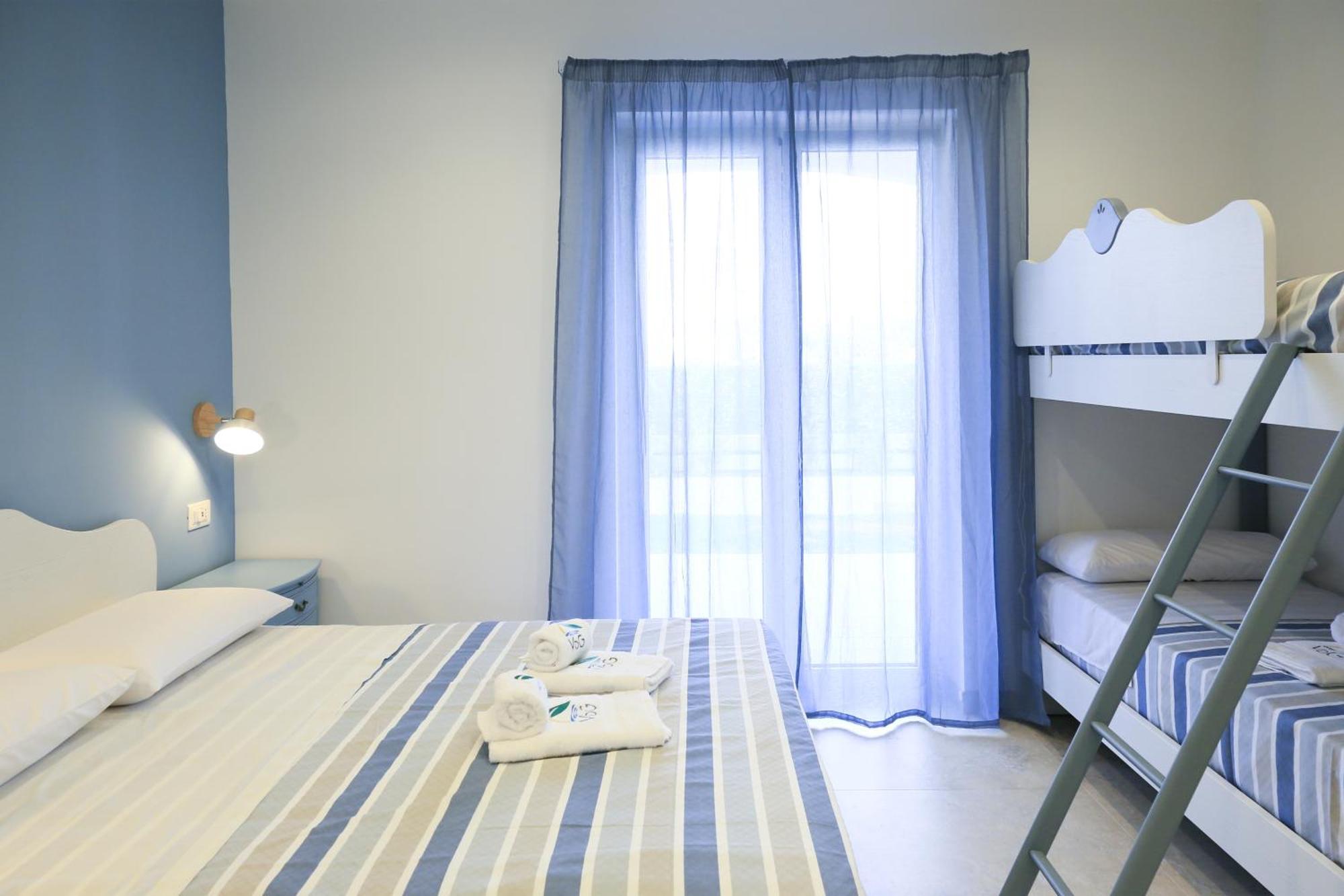 Villa Del Gaudio Rooms & Apartments Кастеламаре ди Стабия Екстериор снимка